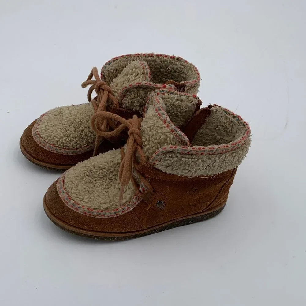 Zara Baby Tan and Cream Kids Boots fuzzy moccasin style boots size 22